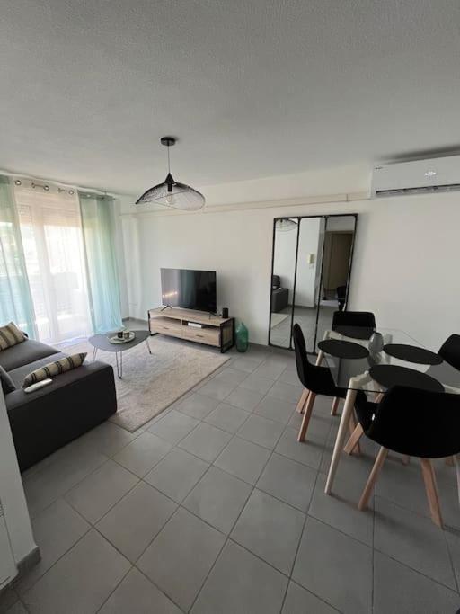 Апартаменти Joli Appt 45 M2 Avec Terrasse Люнель Екстер'єр фото